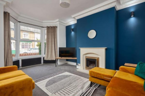 Spacious House In Stockton - Street Parking